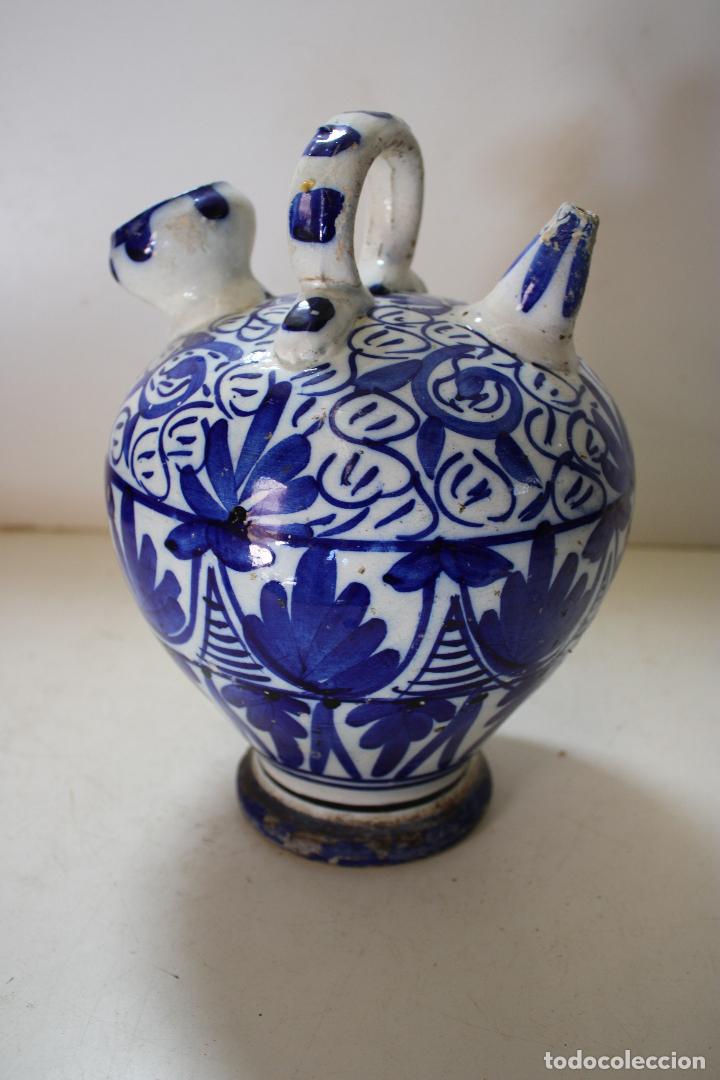 Antig&uuml;edades: botijo azul de manises - Foto 1