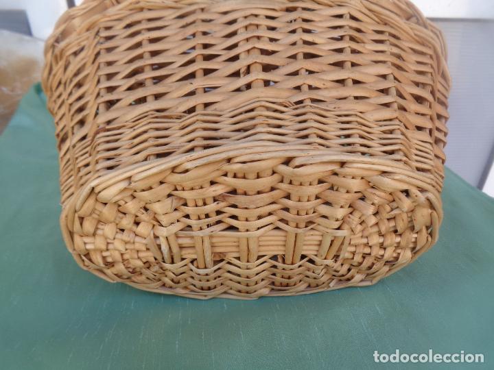 Antig&uuml;edades: ANTIGUA CESTA DOBLE TAPA - Foto 2