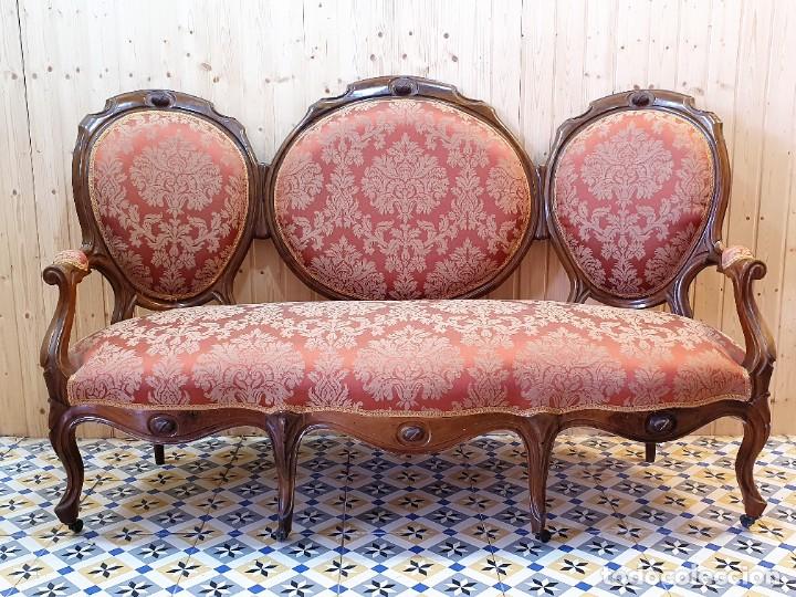Antig&uuml;edades: SOFA CON SILLONES ESTILO ISABELINO - Foto 5