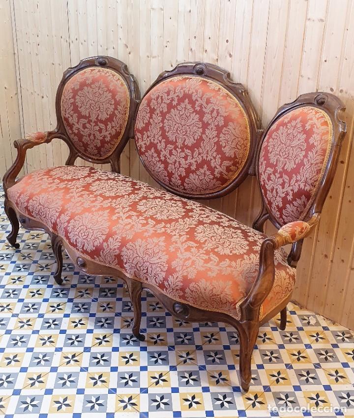Antig&uuml;edades: SOFA CON SILLONES ESTILO ISABELINO - Foto 7