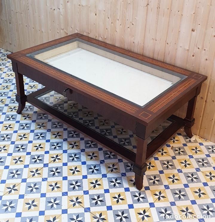 Antig&uuml;edades: Mesa estilo neocl&aacute;sico con caj&oacute;n expositor - Foto 4