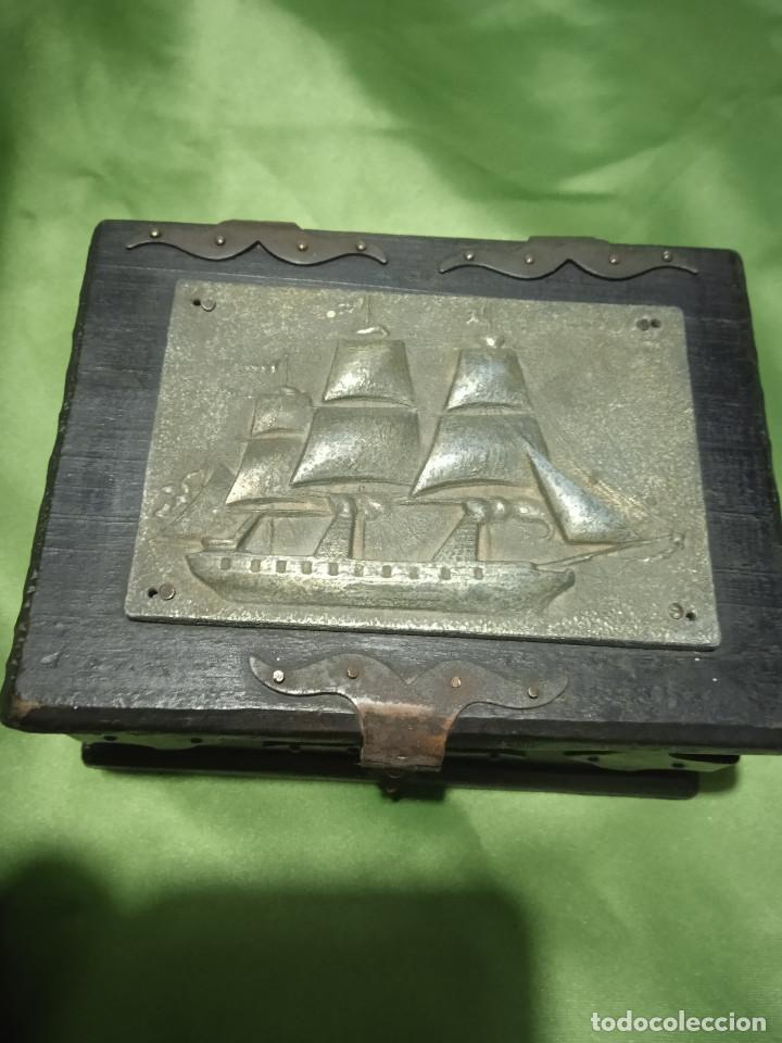 Antig&uuml;edades: CAJA RUSTICA MADERA JOYERO REF. BRE - Foto 2