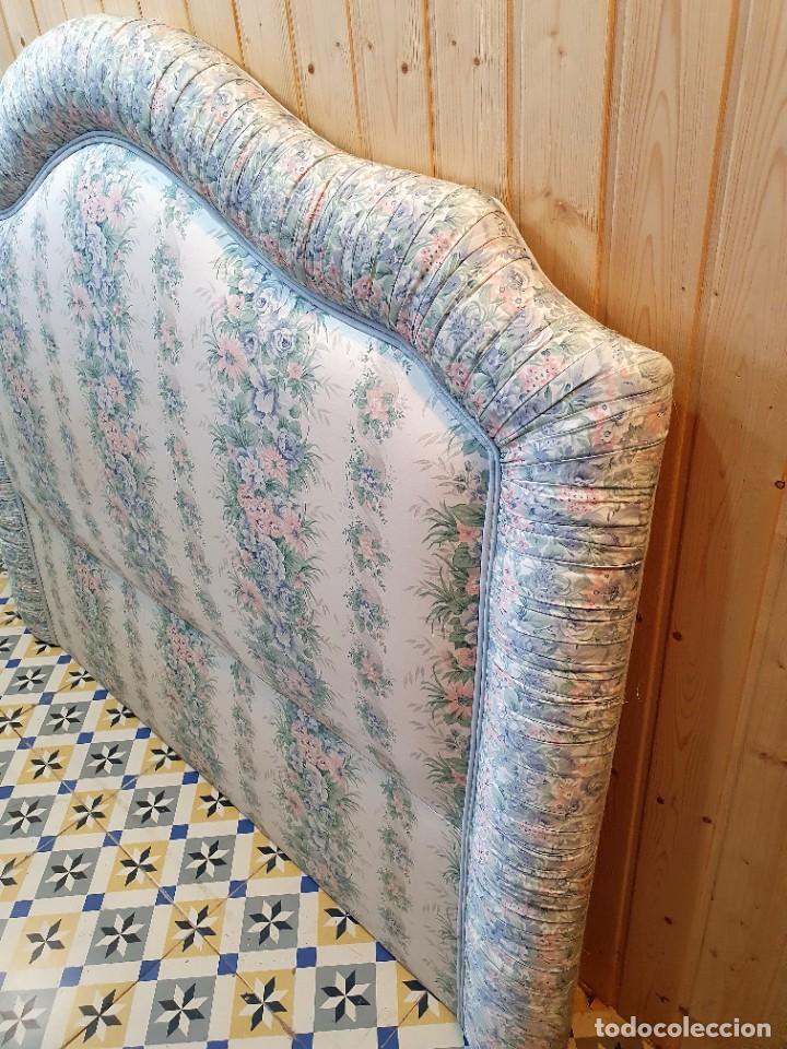 Antig&uuml;edades: CABECERO TAPIZADO DE 150 CM - Foto 2