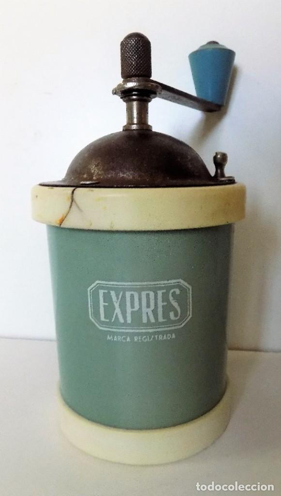 Antig&uuml;edades: MOLINILLO DE CAF&Eacute; CIL&Iacute;NDRICO -AZUL- MARCA EXPRES. ESPA&Ntilde;A. CA. 1945/1955
