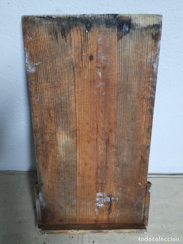 Antig&uuml;edades: Antigua tabla de lavar - Foto 2