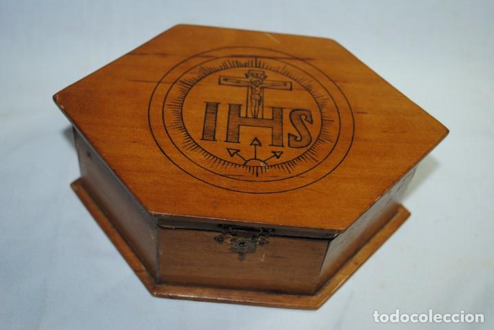 Antig&uuml;edades: ANTIGUO ESTUCHE PARA OSTIAS - Foto 1