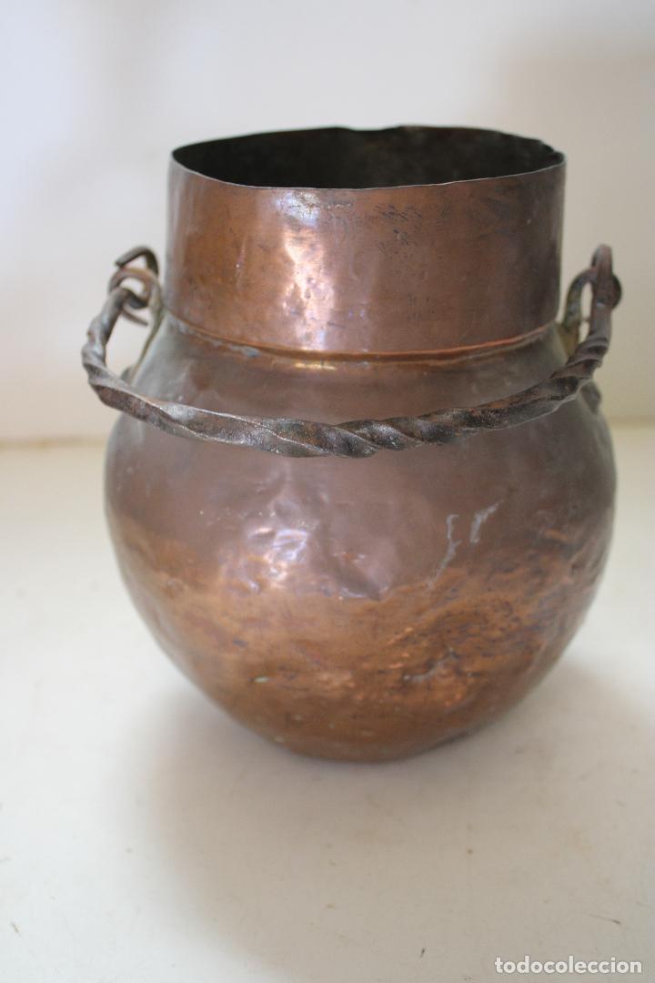 Antig&uuml;edades: antigua olla de cobre - Foto 2