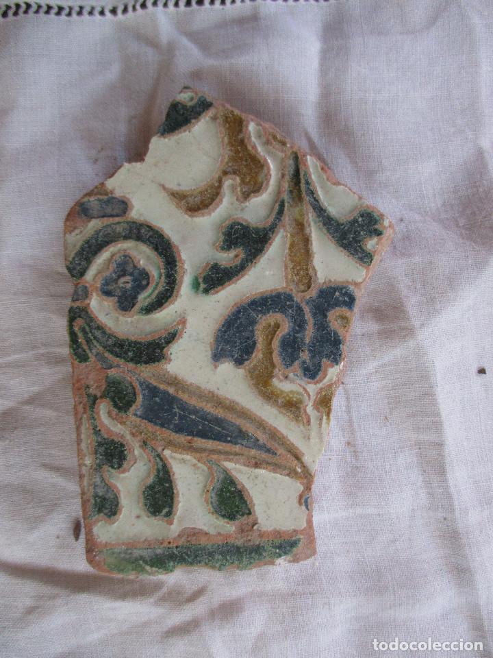 Antig&uuml;edades: Azulejo de Toledo siglo XVI - Foto 1