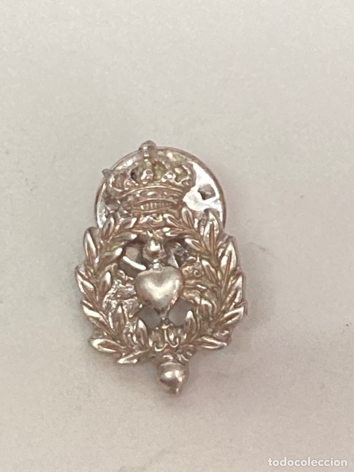 Antig&uuml;edades: Pin Sagrado Coraz&oacute;n plateado/pin7 - Foto 1
