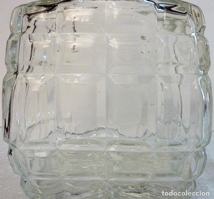 Antig&uuml;edades: BOTELLA LICORERA RECTANGULAR - CRISTAL TALLADO - A&Ntilde;OS 60 - COMO NUEVA - Foto 3