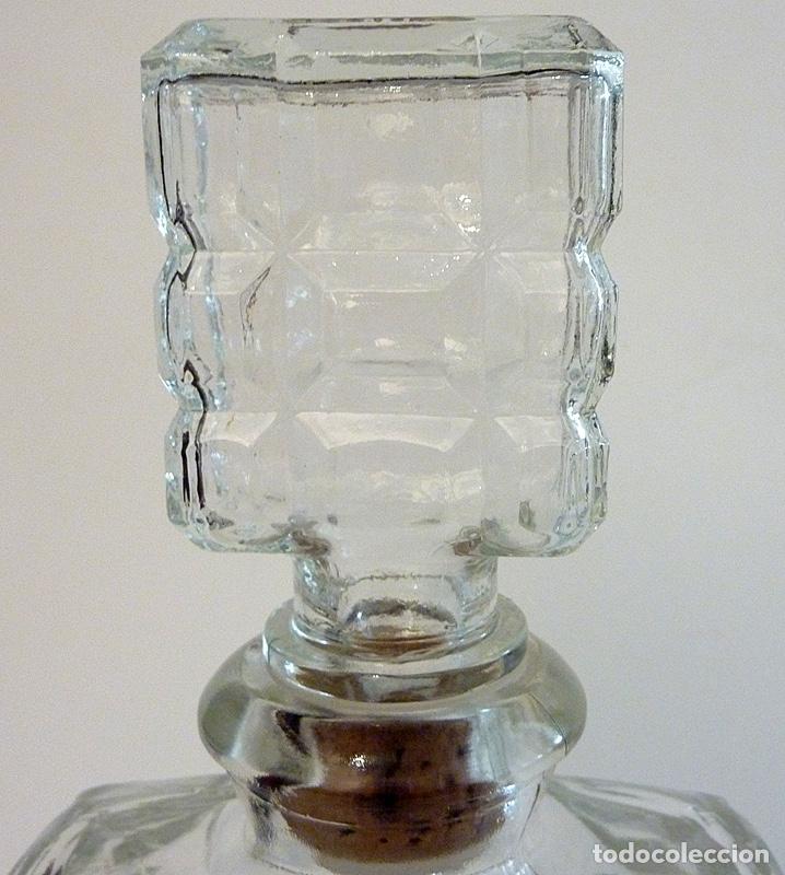 Antig&uuml;edades: BOTELLA LICORERA RECTANGULAR - CRISTAL TALLADO - A&Ntilde;OS 60 - COMO NUEVA - Foto 4
