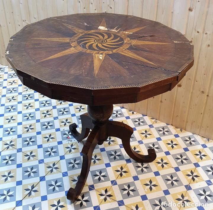 Antig&uuml;edades: ANTIGUA MESA AUXILIAR MARQUETERIA - Foto 1