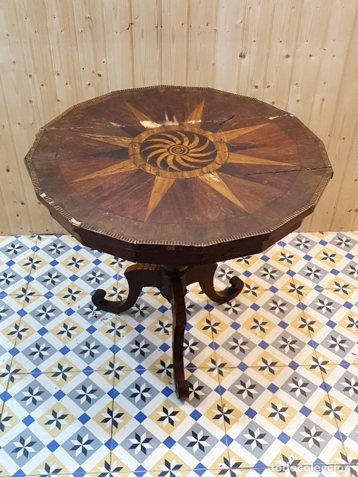Antig&uuml;edades: ANTIGUA MESA AUXILIAR MARQUETERIA - Foto 2
