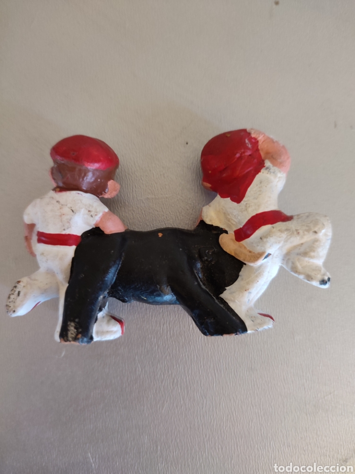 Antig&uuml;edades: 2 Figuras Alborox de San Fermin - Foto 2