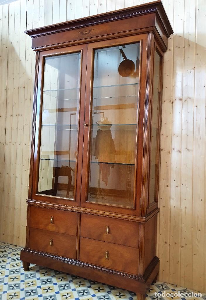 Antig&uuml;edades: VITRINA EN MADERA DE TEKA - Foto 2