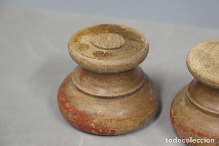 Antig&uuml;edades: PAREJA DE PATAS PARA MUEBLE - Foto 3