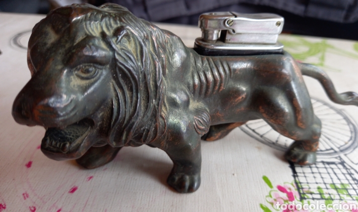 Antig&uuml;edades: ANTIGUO LEON CON ENCENDEDOR - Foto 1