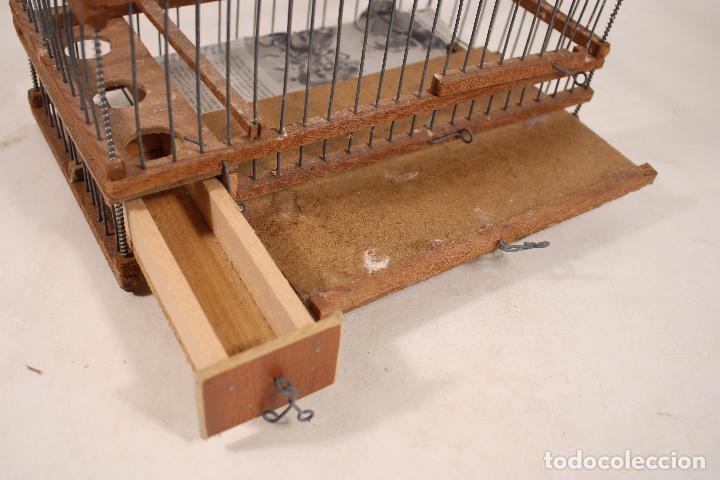 Antig&uuml;edades: jaula de pajaro con alambres y madera - Foto 3