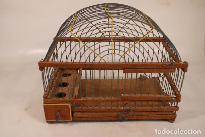 Antig&uuml;edades: jaula de pajaro con alambres y madera - Foto 4