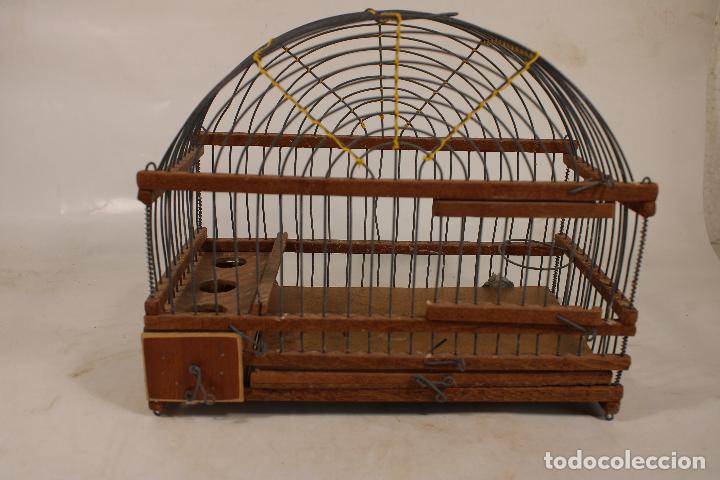 Antig&uuml;edades: jaula de pajaro con alambres y madera - Foto 5