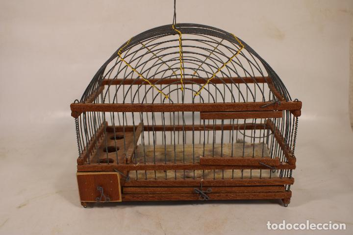 Antig&uuml;edades: jaula de pajaro con alambres y madera - Foto 8