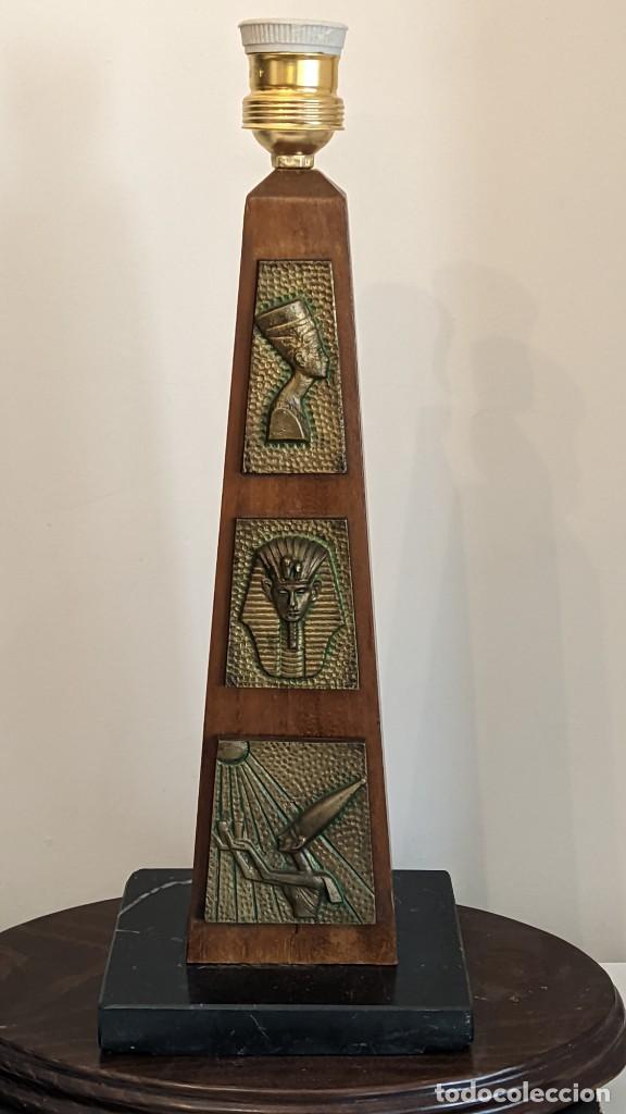 Antig&uuml;edades: LAMPARA OBELISCO MADERA LAT&Oacute;N M&Aacute;RMOL - Foto 1