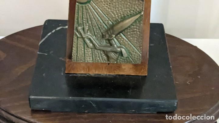 Antig&uuml;edades: LAMPARA OBELISCO MADERA LAT&Oacute;N M&Aacute;RMOL - Foto 3
