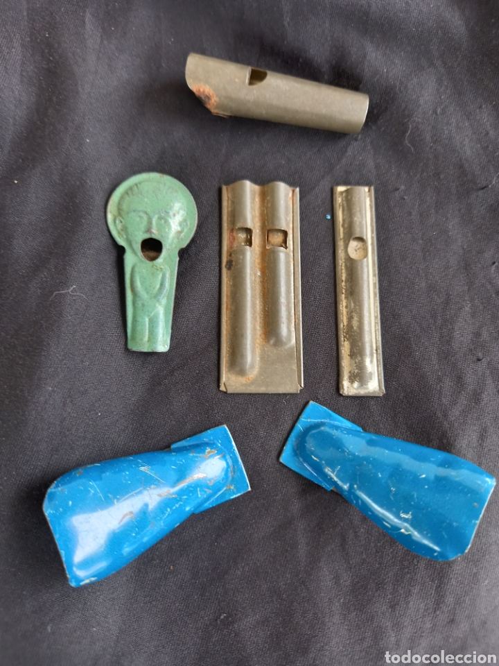 Antig&uuml;edades: ANTIGUOS SILBATOS O PITOS DE HOJALATA - Foto 1