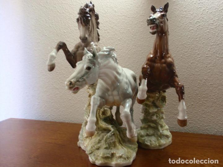 Antig&uuml;edades: Tres caballos de Porcelana Algora - Foto 5