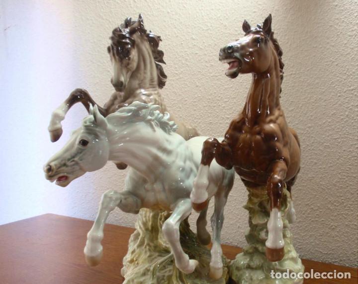 Antig&uuml;edades: Tres caballos de Porcelana Algora - Foto 6