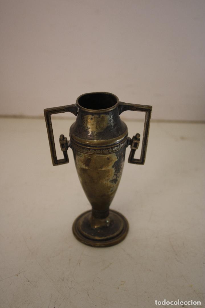 Antig&uuml;edades: antiguo jarron de altar peque&ntilde;o - Foto 2