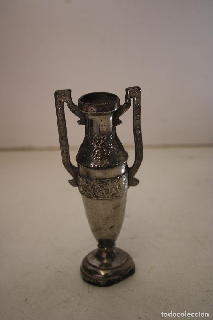 Antig&uuml;edades: antiguo jarron de altar peque&ntilde;o - Foto 2