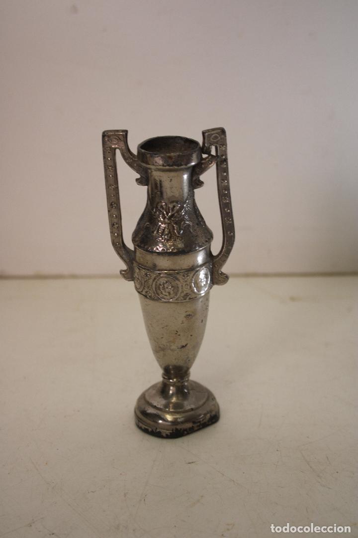 Antig&uuml;edades: antiguo jarron de altar peque&ntilde;o - Foto 3