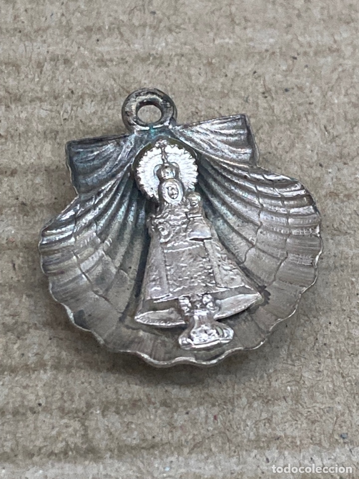 Antig&uuml;edades: Medalla religiosa plateada - Foto 1