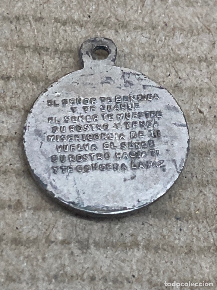Antig&uuml;edades: Medalla religiosa plateada - Foto 2