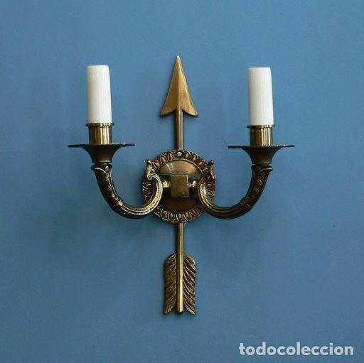 Antig&uuml;edades: APLIQUE DOBLE BRONCE CON FORMA DE FLECHA - Foto 1