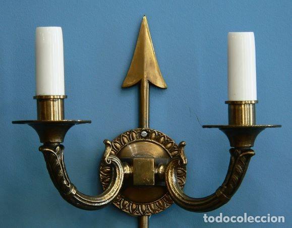 Antig&uuml;edades: APLIQUE DOBLE BRONCE CON FORMA DE FLECHA - Foto 2