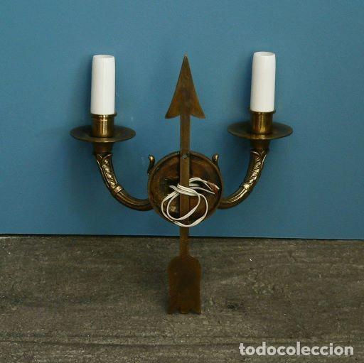 Antig&uuml;edades: APLIQUE DOBLE BRONCE CON FORMA DE FLECHA - Foto 4