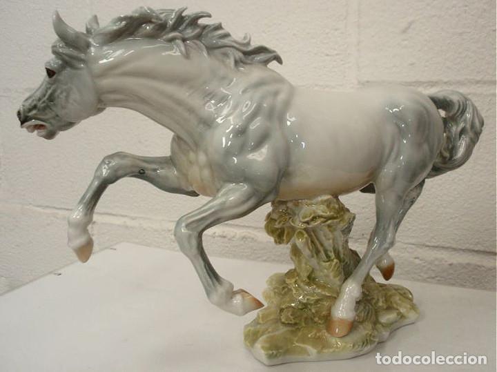 Antig&uuml;edades: Figura de caballo de Porcelana Algora - Foto 2