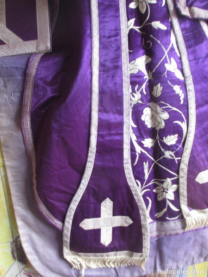 Antig&uuml;edades: Casulla liturgica con complementos - Foto 9