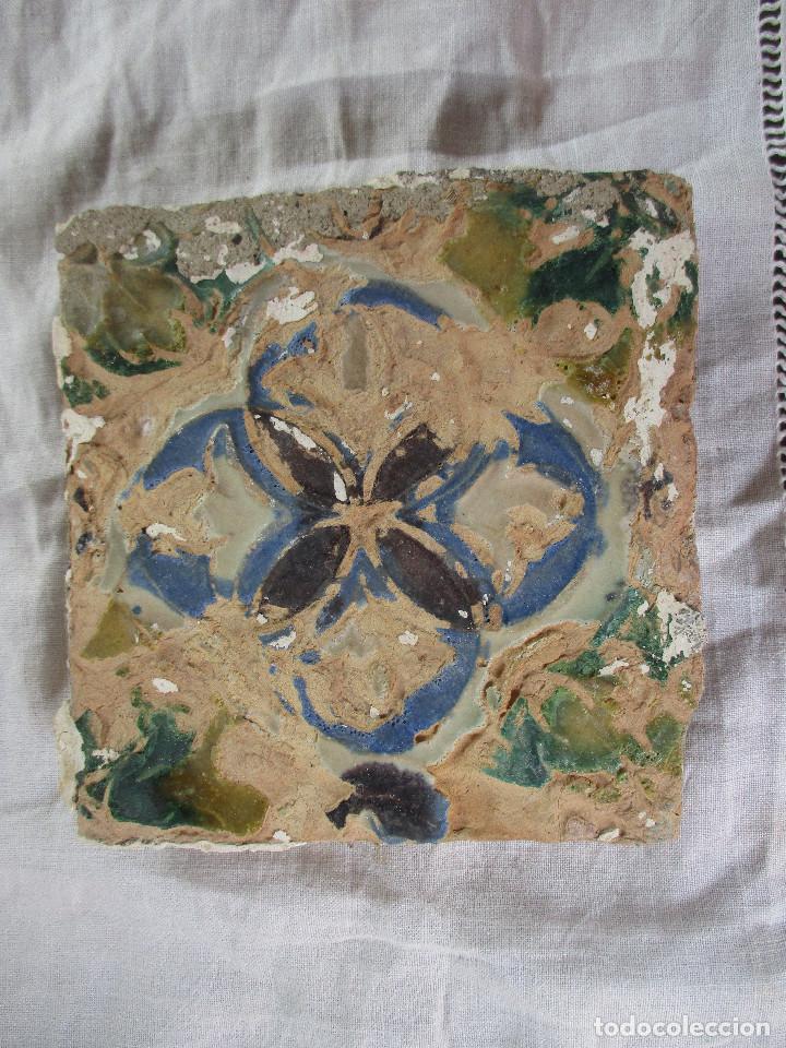 Antig&uuml;edades: Azulejo de Triana del siglo XVI - Foto 1