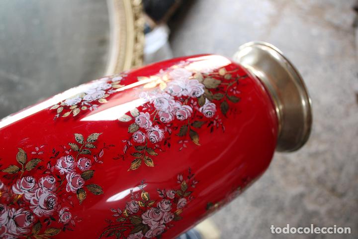 Antig&uuml;edades: jarron de cristal rojo y plata de ley - Foto 4