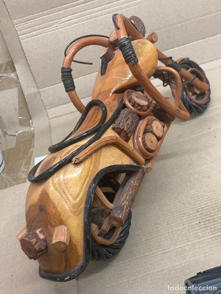 Antig&uuml;edades: Moto de madera decoraci&oacute;n echa a mano - Foto 3