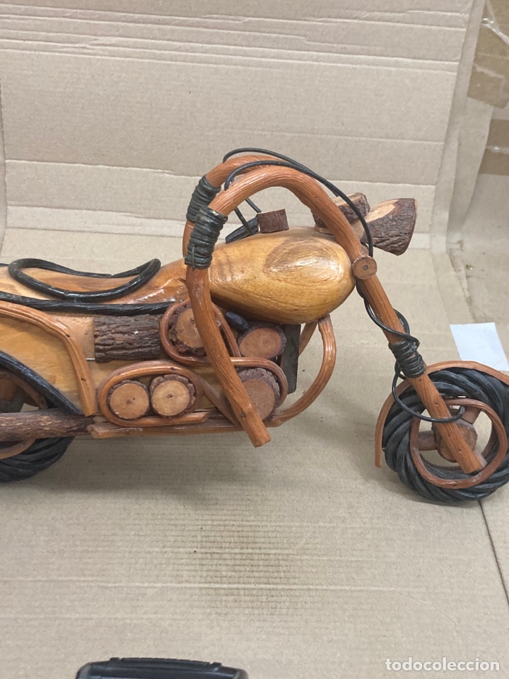 Antig&uuml;edades: Moto de madera decoraci&oacute;n echa a mano - Foto 1