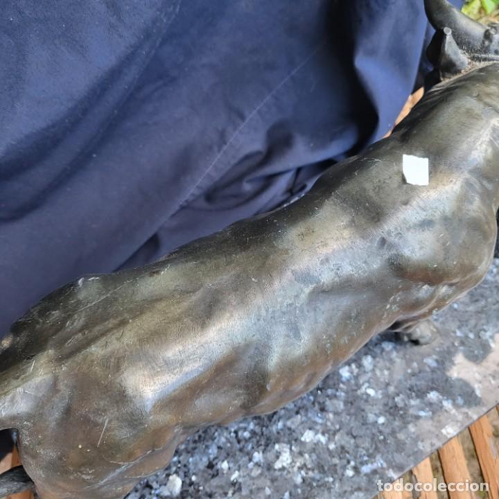 Antig&uuml;edades: Escultura de bronce de toro - Foto 5