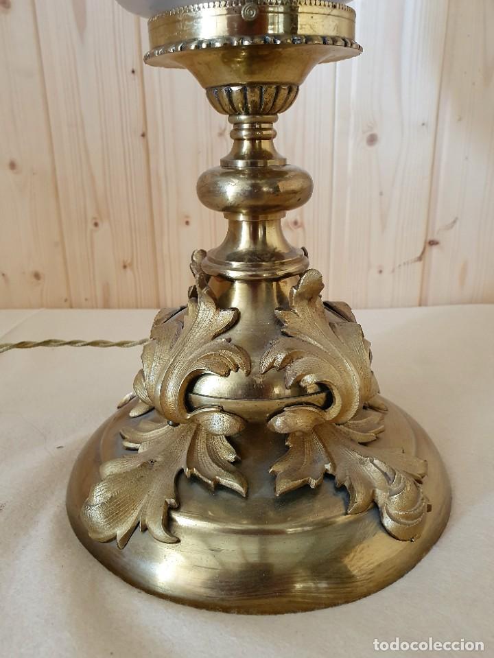 Antig&uuml;edades: LAMPARA DE SOBREMESA BRONCE LATON - Foto 6