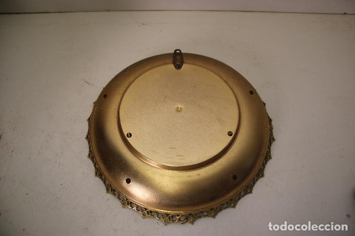 Antig&uuml;edades: plato romantico de metal - Foto 2