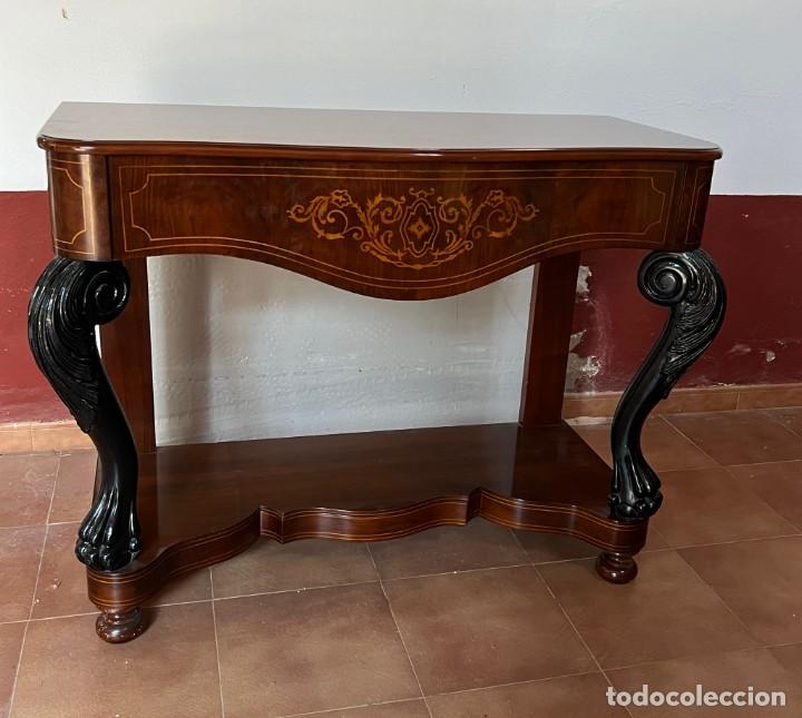 Antig&uuml;edades: Consola en Caoba y Marqueter&iacute;a - Foto 1