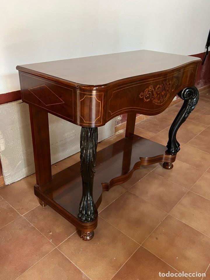 Antig&uuml;edades: Consola en Caoba y Marqueter&iacute;a - Foto 2
