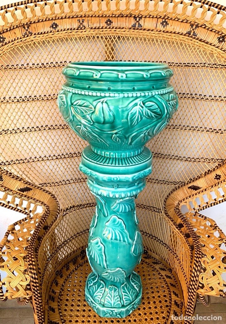 Antig&uuml;edades: PEDESTAL Y MACETERO DE MANISES - Foto 1